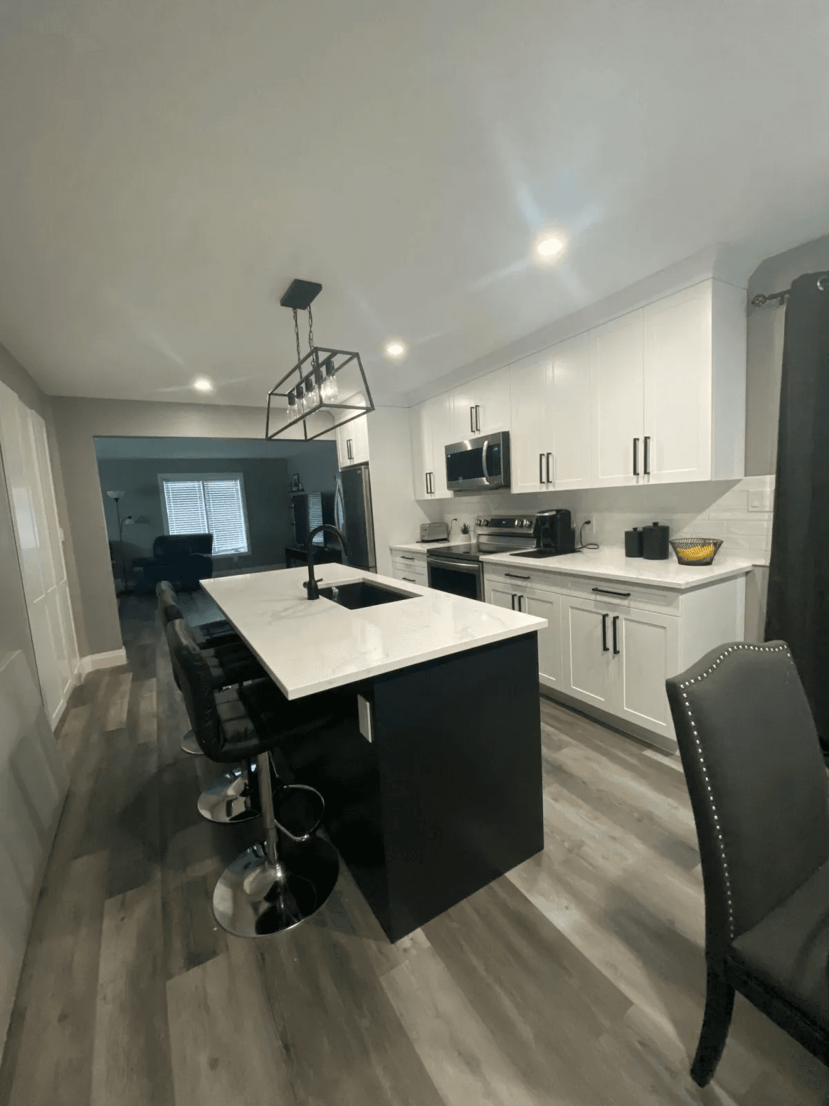 Finished kitchen renovation by Ozzy Renos in Niagara